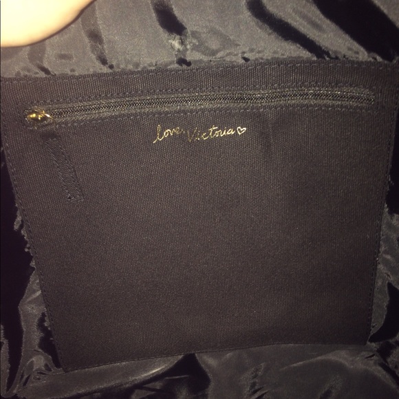 NWT huge VS tote ❤️ - Picture 5 of 8